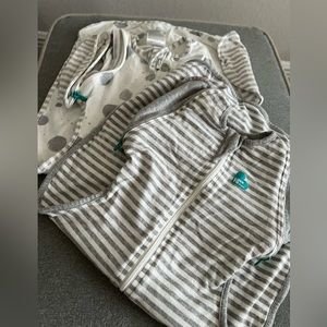 Set of 2 love to dream size Medium transition swaddles with removable sleeves